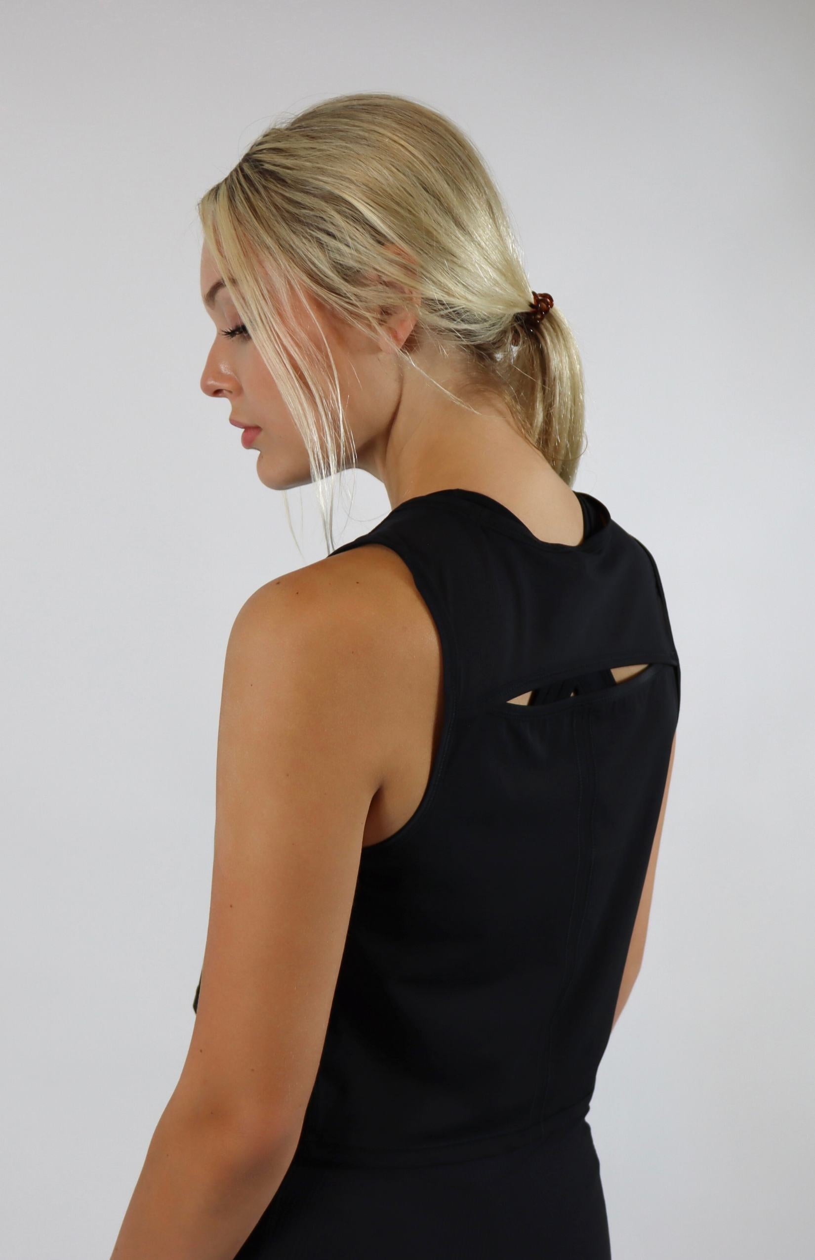 Black cropped sleeveless tank top 